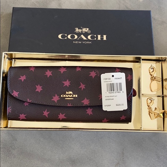 Coach Handbags - ⭐️NIB Coach Star Wallet ⭐️